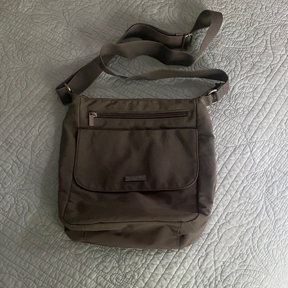 Baggallini Gray Crossbody Bag - Picture 1 of 7